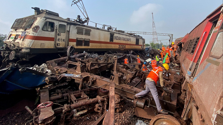 Sudar vozova, skoro 300 mrtvih, povrijeđeno 1.000