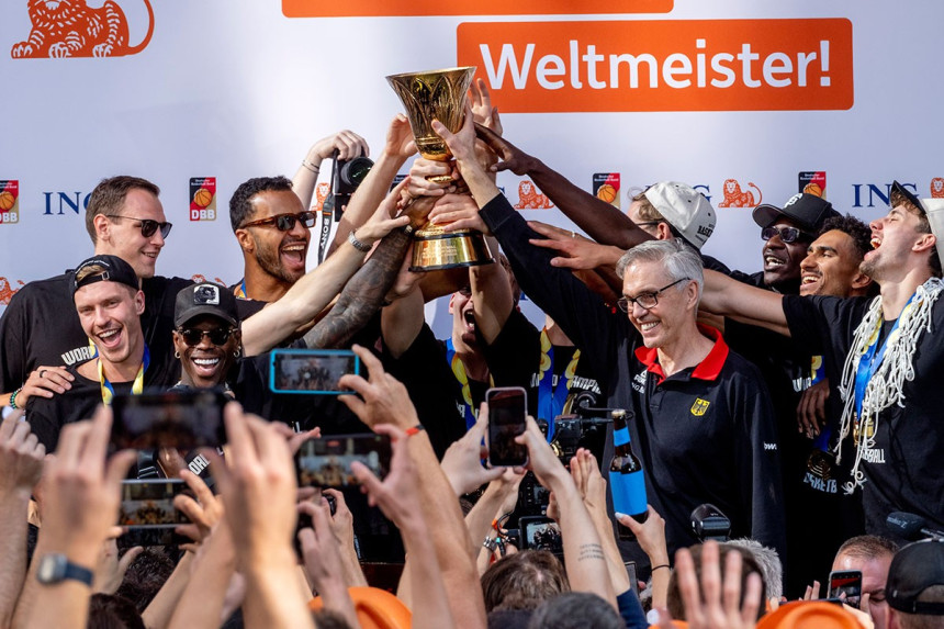 Svijet u šoku: Kako su Nijemci dočekali svjetske prvake (VIDEO)