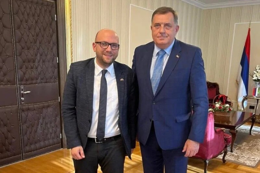Saracin Dodiku: "Rakija Vam je bolja nego politika"