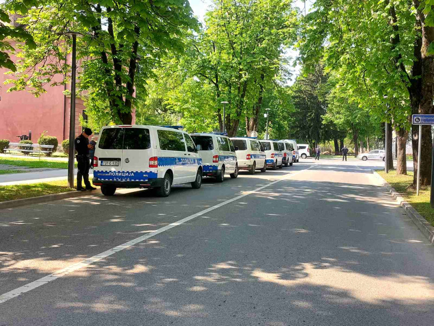 Velika policijska akcija u Prijedoru, uhapšeno više lica