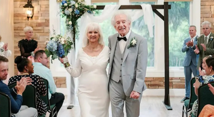 U 88. godini se udala za ljubav iz srednje škole