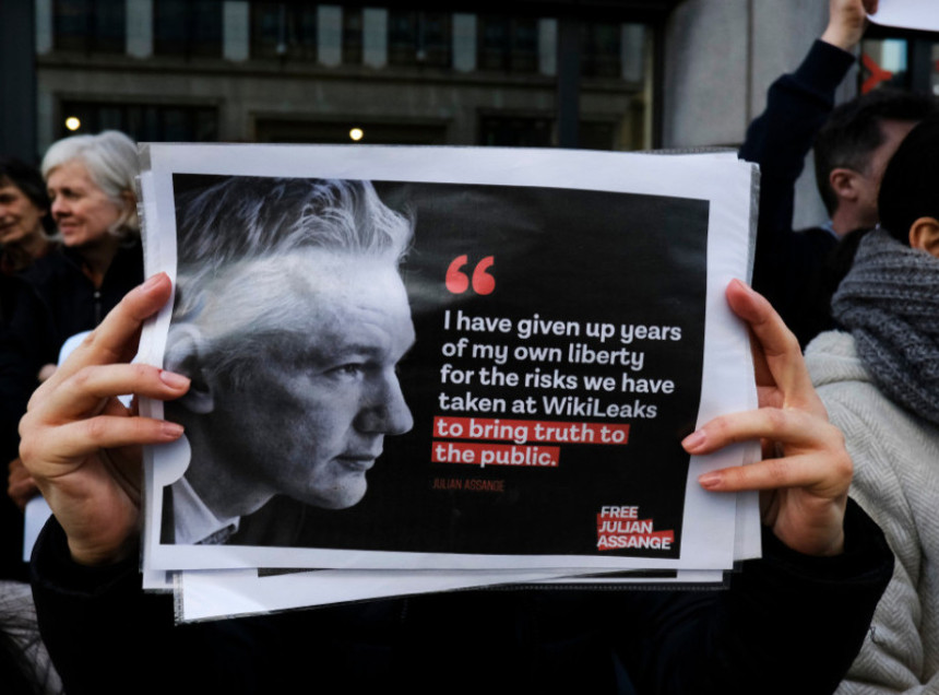 Викиликс: Асанж пуштен из затвора у Великој Британији
