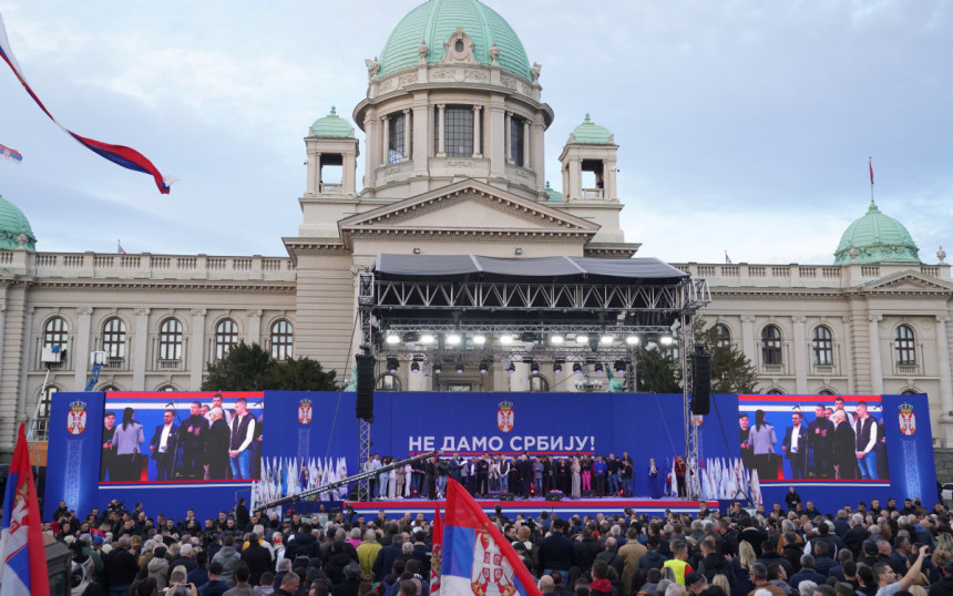 Počeo program drugog dana skupa "Ne damo Srbiju" u Beogradu, prisutni Dodik i Stevandić