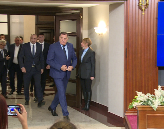 Додик по принципу: "Ако ја тонем, тону и сви са мном"
