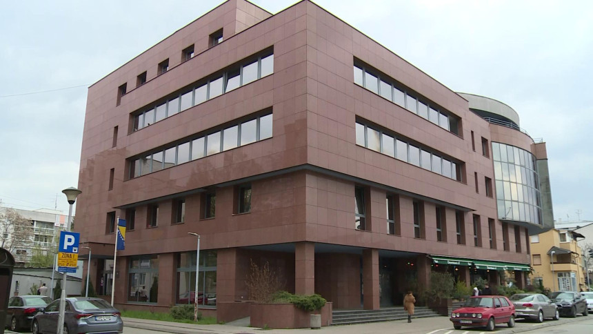 Kupovina "kumovske zgrade" postaje sve neizvjesnija