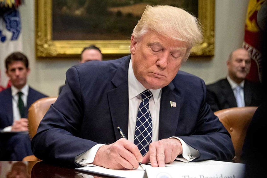 Трамп: Потенцијално велики дан за Русију и Украјину