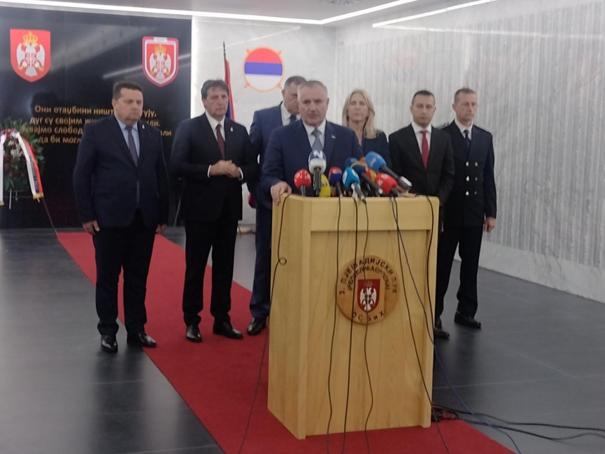 Dodik: Ukidanje Vojske Republike Srpske bila greška, ali na greškama se učimo