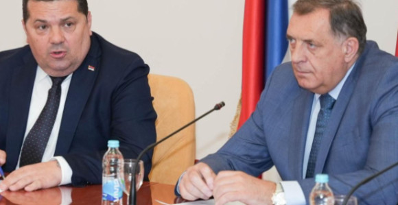 Сви нивои власти у БиХ обуставили исплату СНСД-у и УС