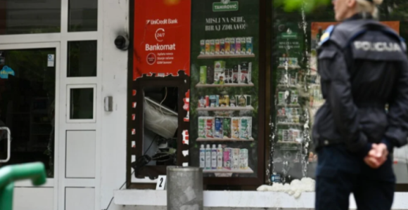 Raznesen bankomat, utvrđuje se koliko je novca ukradeno