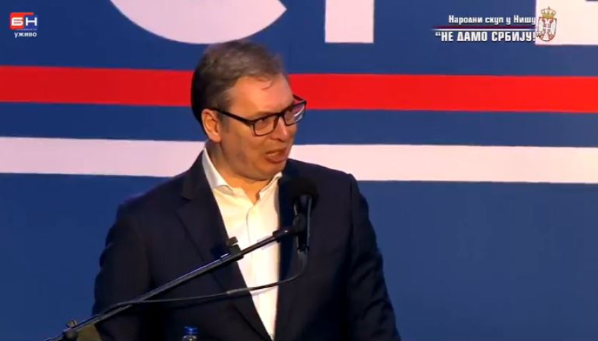 Вучић: Не занимају ме никакви захтјеви, слушам само народ