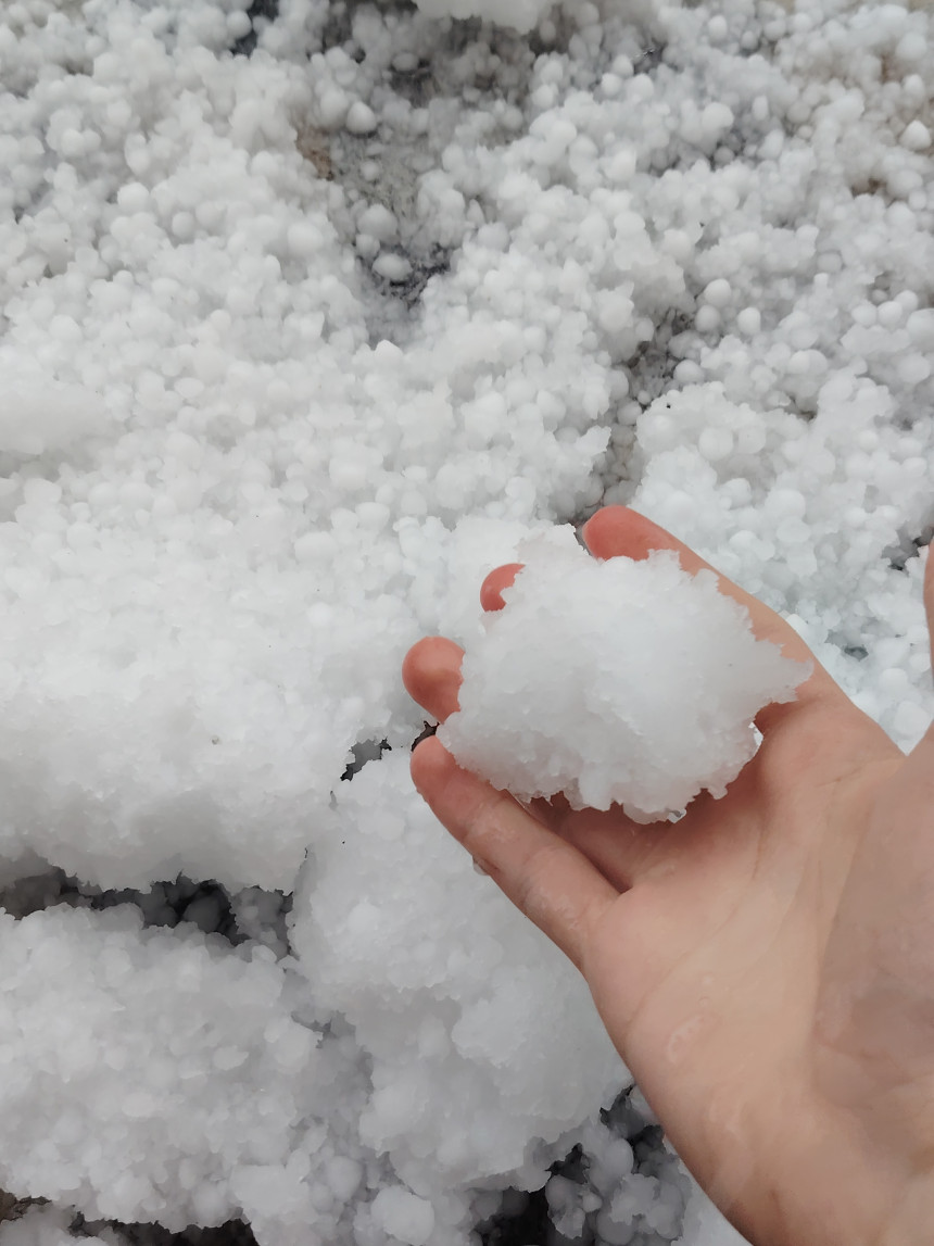 Veliko nevrijeme i led pogodili Gradišku