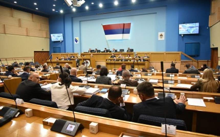 У Бањалуци посебна сједница НСРС, обраћа се Додик