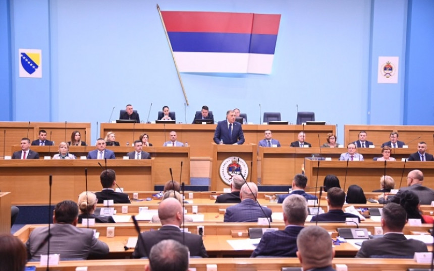 Милораде, зашто обмањујеш свијет?