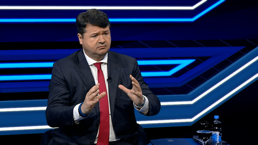 Prof. Petrov: Naivno je misliti da će Amerika ili Rusija riješiti naše probleme