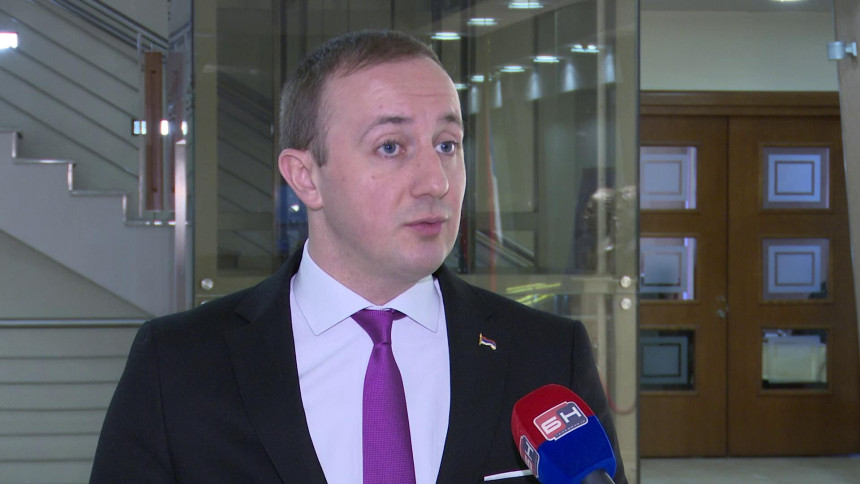 Велико искушење за Српску је власт која све уништава
