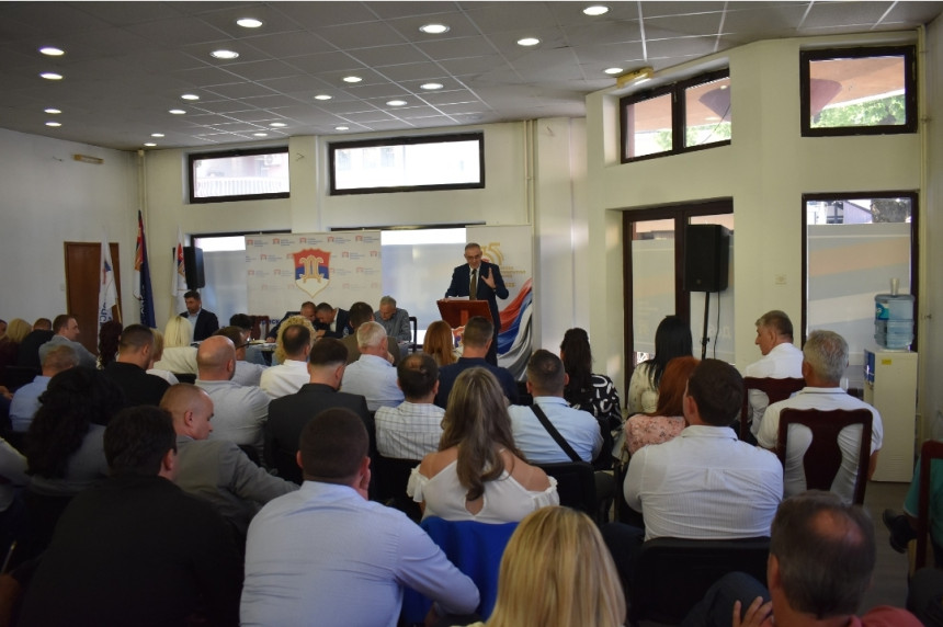 Бурно на сједници СДС-а: Тражи се оставка комплетног руководства!