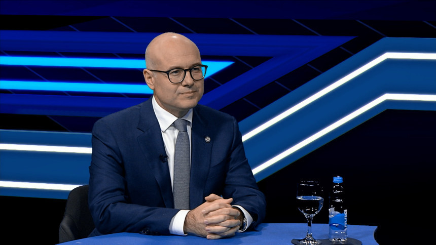 Компликовано у свијету, морамо водити рачуна о себи