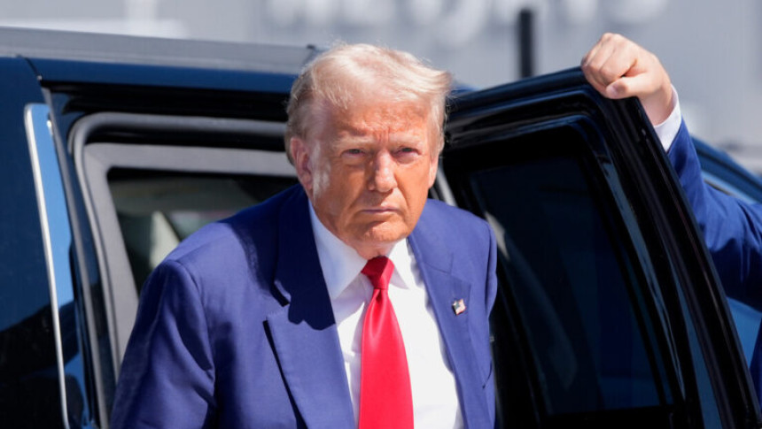 Огласио се Доналд Трамп након напада на Иран
