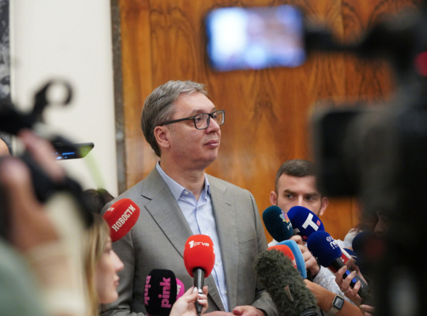 "Притисци и споља и изнутра због обуставе извоза муниције и оружја"