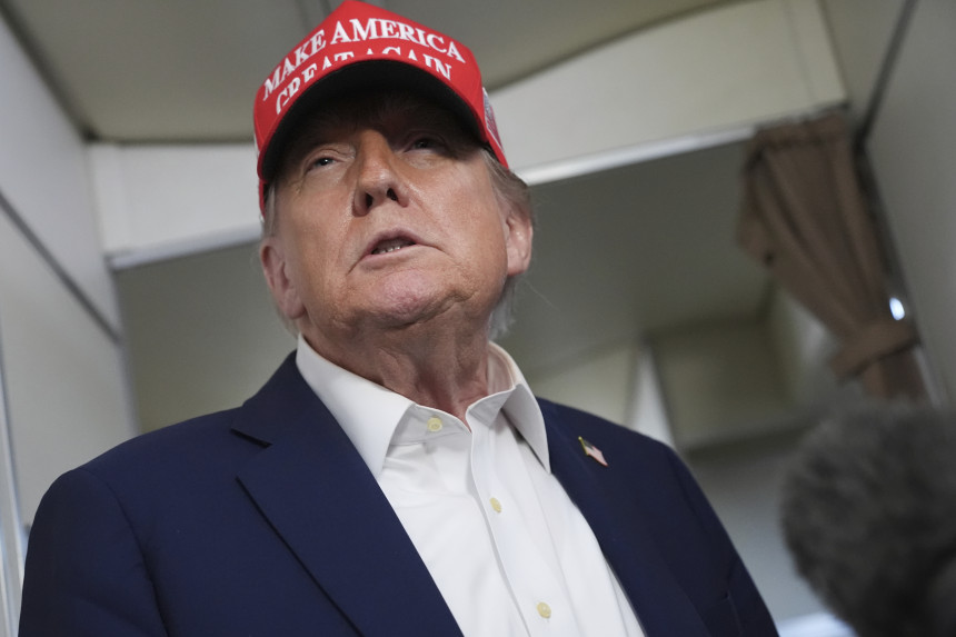 Трамп најавио највећу масовну депортацију у историји