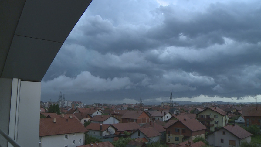 Stiže velika promjena vremena: Led, pljuskovi, grmljavina