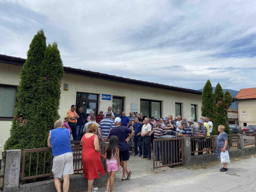 Građani izašli na proteste, nemaju gdje da se liječe
