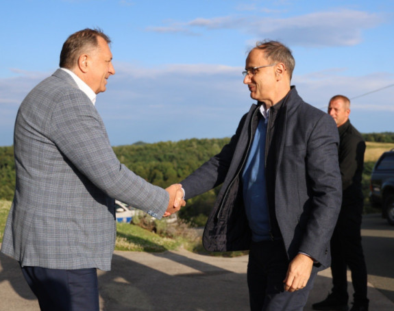 Премијер Србије посјетио Додика у Лакташима