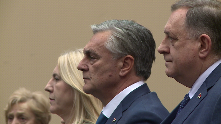 Новац грађана власт несебично троши за лобирање - а све за спас Додика!