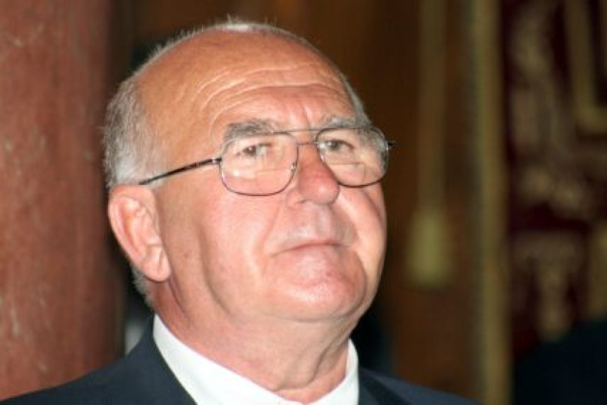 У Добоју сутра дан жалости због смрти Борислава Паравца