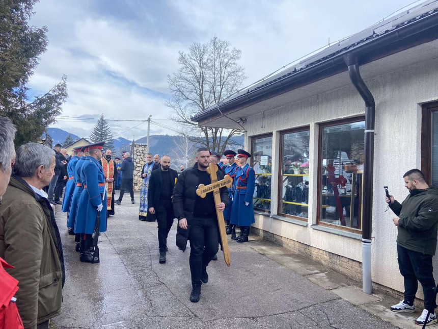 На гробљу у Палама сахрањена Љиљана Зелен Караџић