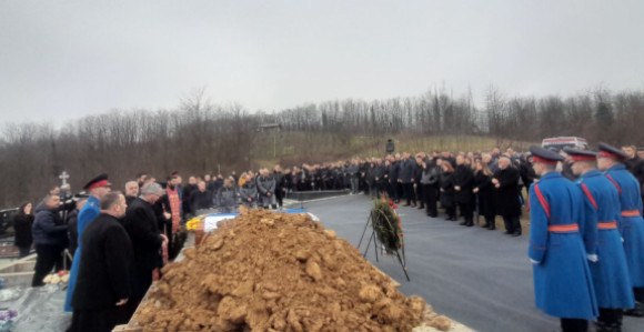 Сахрањен Борислав Паравац на гробљу код Добоја