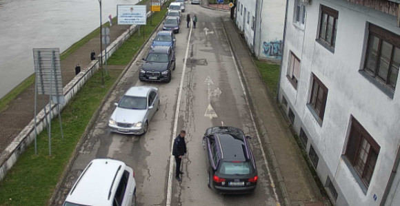 Гужва на више граничних прелаза на излазу из БиХ