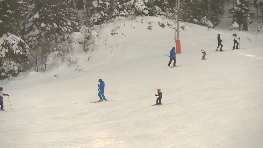 Данас претежно сунчано, послије подне облачно