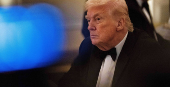 Tramp najavio da šalje bolnički brod na Grenland