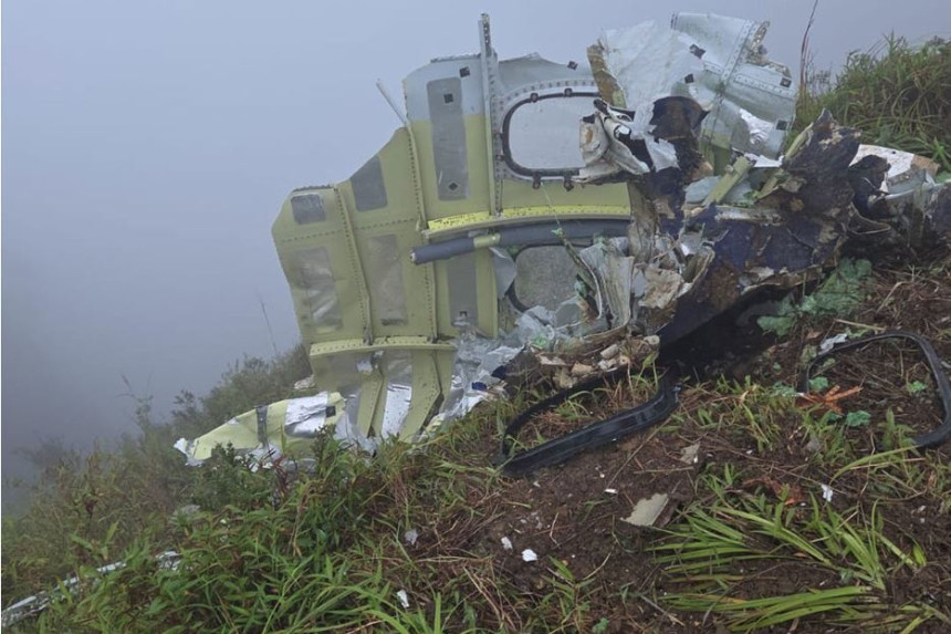 У паду авиона погинуло седам чланова посаде