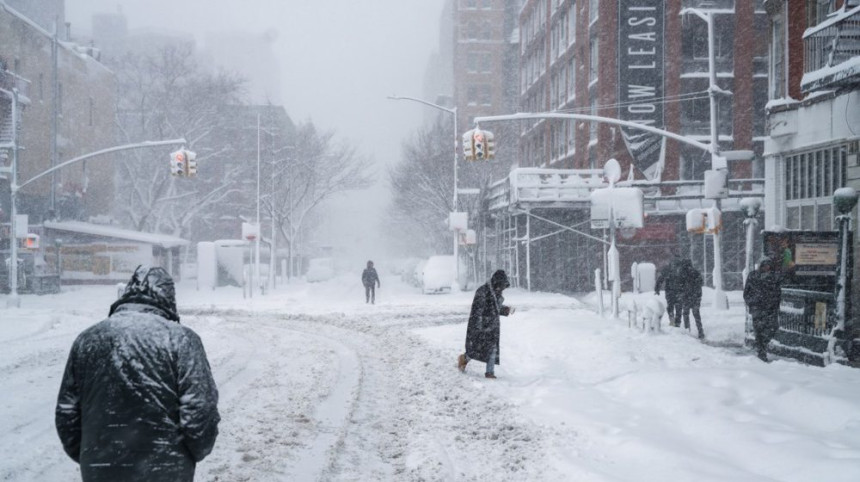 Snježna oluja u SAD, stotine hiljada ljudi ostalo bez struje