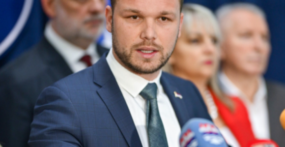 U kojem svojstvu Dodik govori o institucijama RS?!