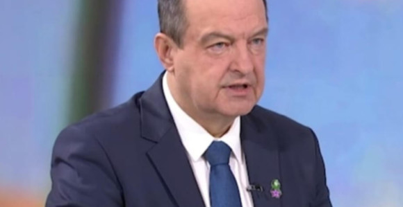 Министар полиције Ивица Дачић хитно пребачен у болницу, прикључен на апарате