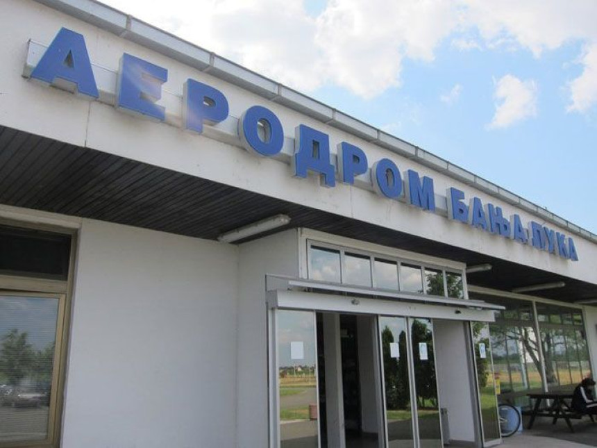 Taksista platio 50 KM za 59 minuta na Aerodromu Banjaluka