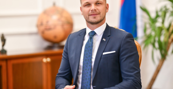 "Politička prava se moraju čuvati mudrom politikom"