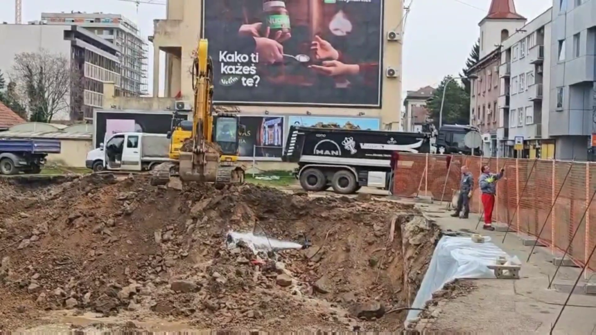 Pukla cijev u centru Banjaluke, neće biti vode (VIDEO)