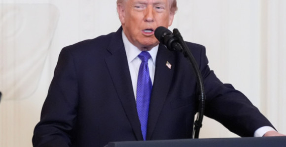 Трамп поручио да прекида трговину са Шпанијом