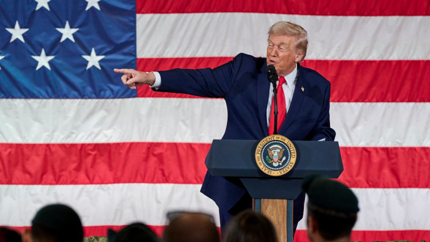 Трамп: Иран тражи договор, али је "мало закаснио"