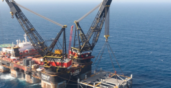 Цијене нафте расту, милијардер поручио: Издржите мјесец дана!