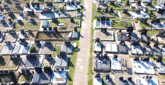 Стигао нови тренд: QР кодови на споменицима