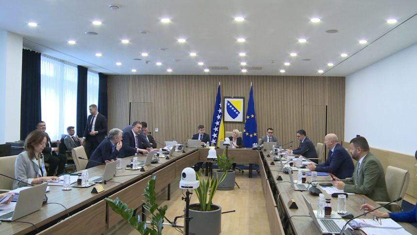 Уз милионе марака које институције БиХ троше на чашћавање, сад легализују и даривање