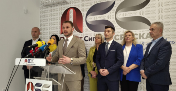 Станивуковић предложио мјере за ублажавање кризе