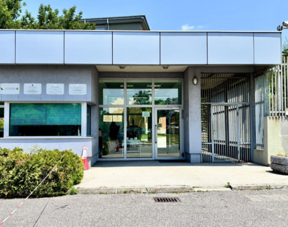 Zbog 100 KM mita pola godine zatvora i kazna 4.000 KM