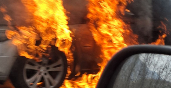 Изгорио аутомобил на путу Бањалука - Мркоњић Град