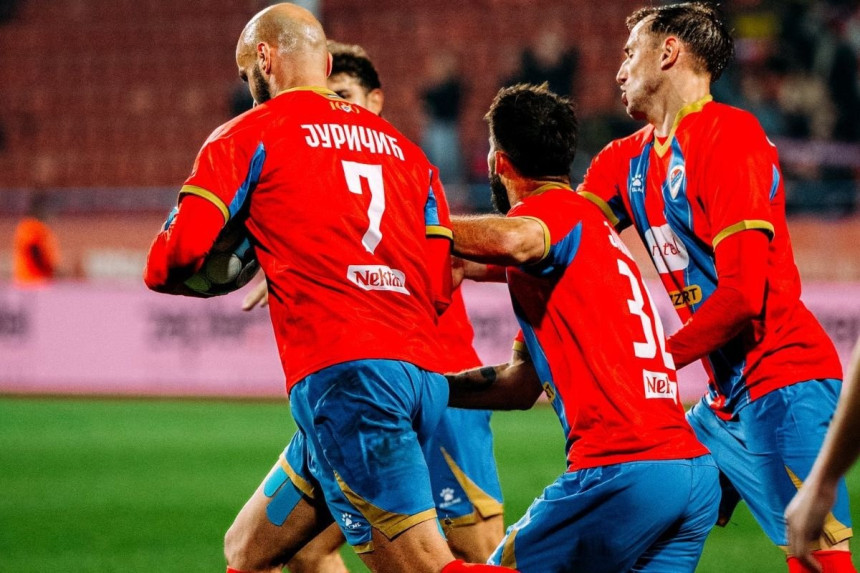 Slavlje u svlačionici Borca nakon pobjede u Sarajevu